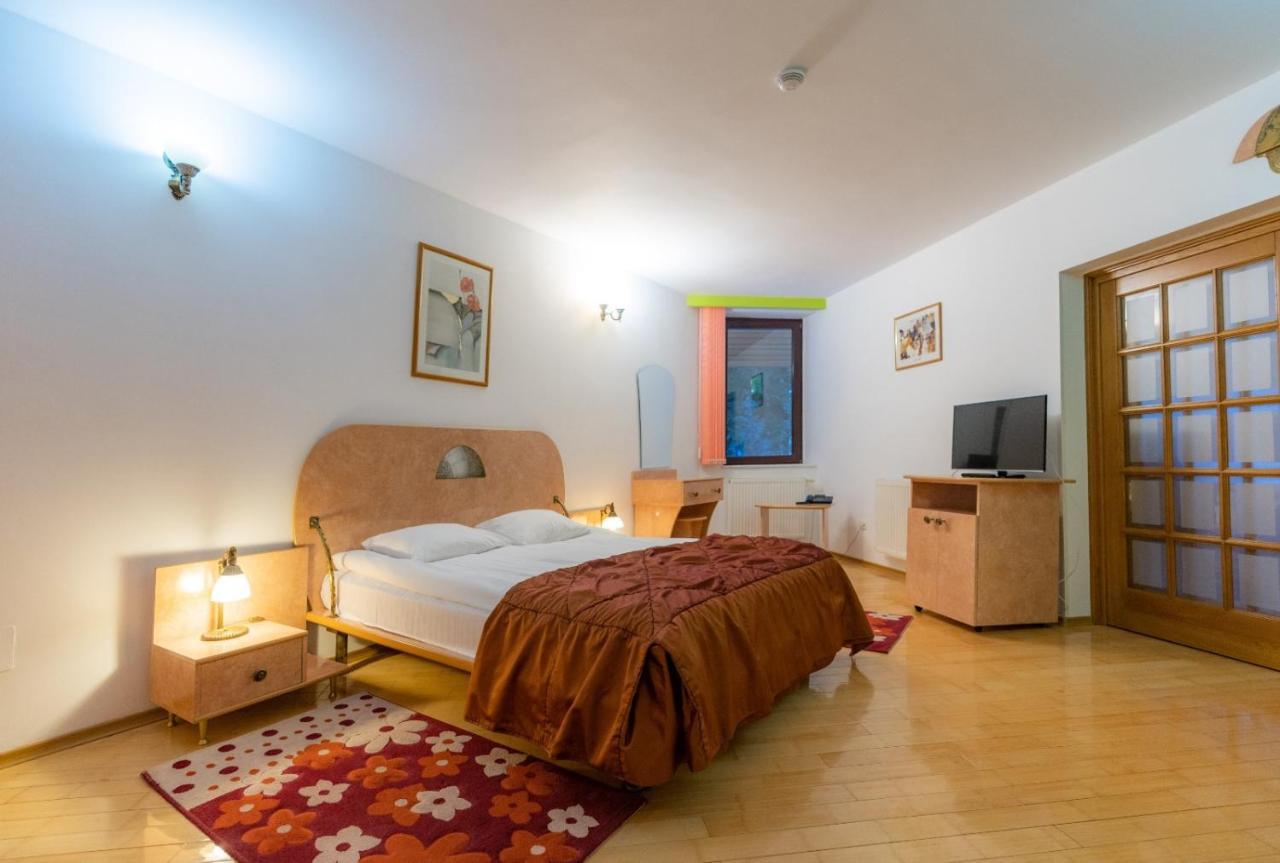 Pensiunea Sura Dacilor - Alex Poiana Brasov Bagian luar foto